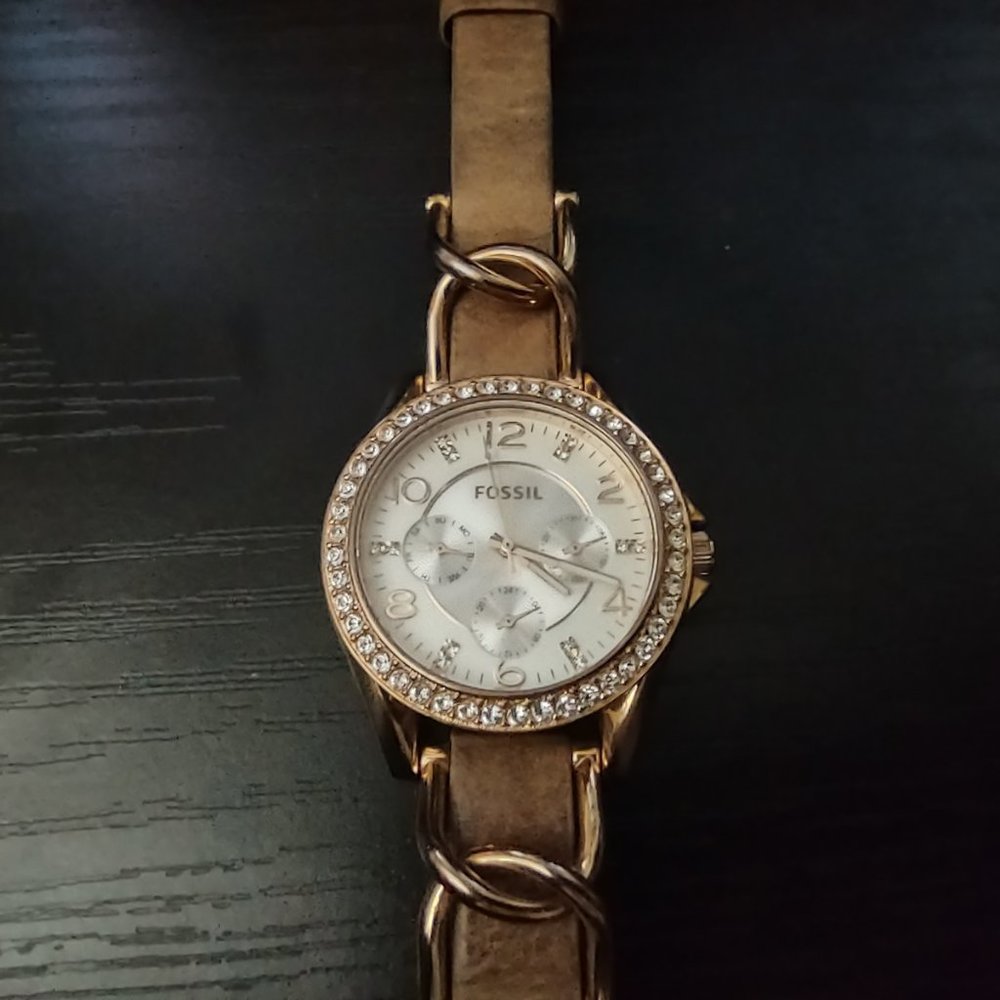 Fossil Riley Watch Ladies Womens ES 3466 Rose Gold and Crystal on Leather Band